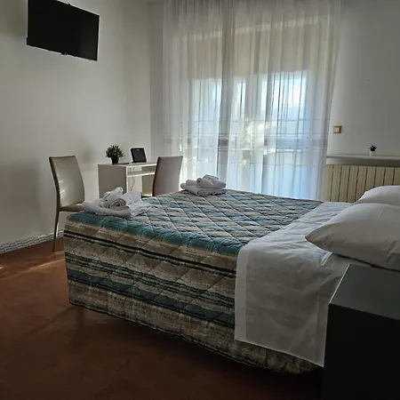 Why Not Nocleg ze śniadaniem LʼAquila